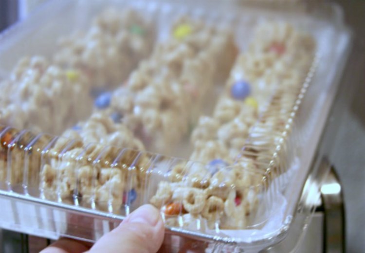 Closeup of a tray of Cherrios treat bars