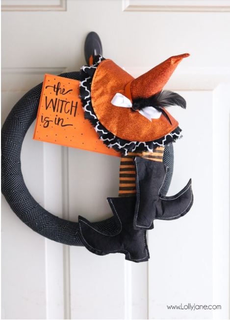 Halloween Witch Wreath tutorial via lollyjane