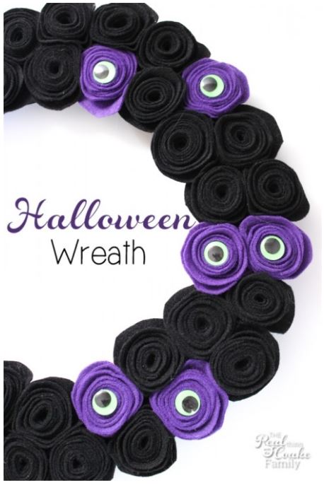 halloween crafts googlie eye wreath via realcoake