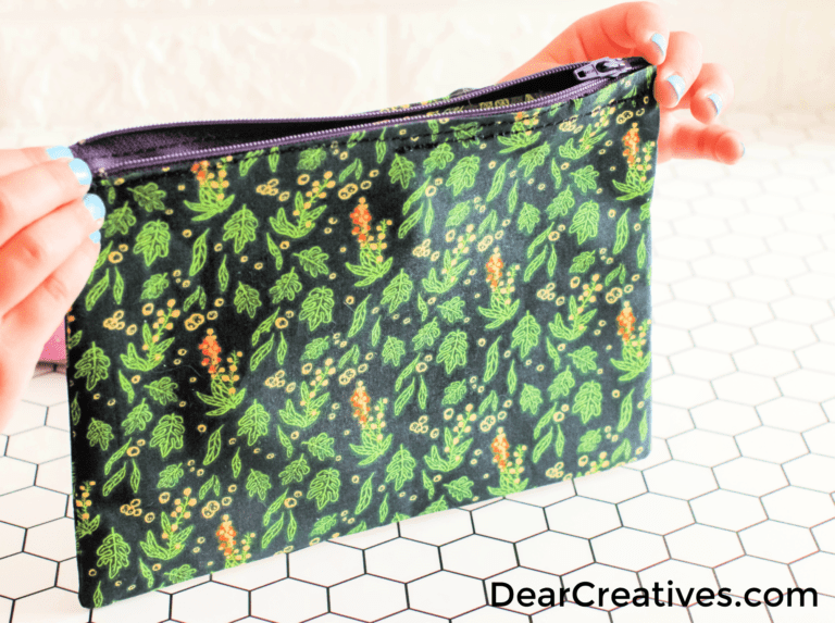 DIY makeup bag - sewing projects for beginners - zipper cases ©2023 DearCreatives.com