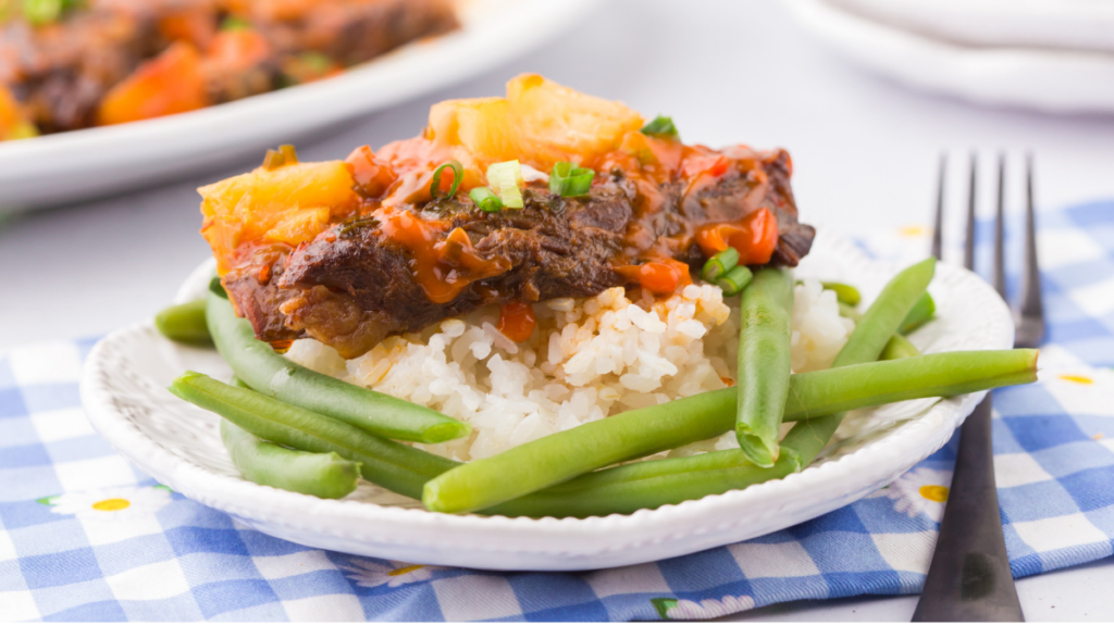 Beef Short Ribs served on top of sticky rice with green beans. - Sweet and Spicy , 5 ingredient... Print the Hawaiian Beef Short Rib Recipe at DearCreatives.com